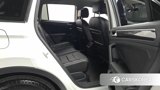 Volkswagen Tiguan second Generation 2020 Белый из Кореи, фото 3
