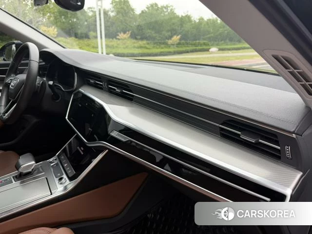 Audi A6L 2021 Черный из Китая, фото 3