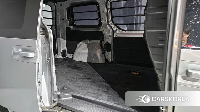 Hyundai Staria 2022 Серебристо-серый из Кореи, фото 3