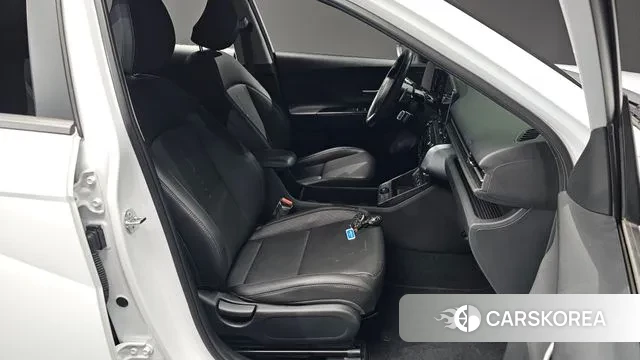 Hyundai Kona (SX2) 2024 Белый из Кореи, фото 3