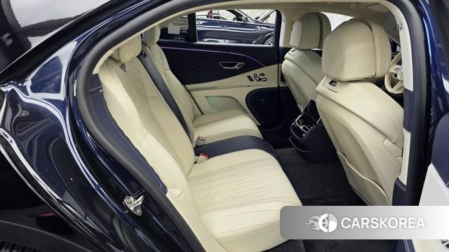 Bentley Flying Spur 3rd Generation 2021 Черный из Кореи, фото 3