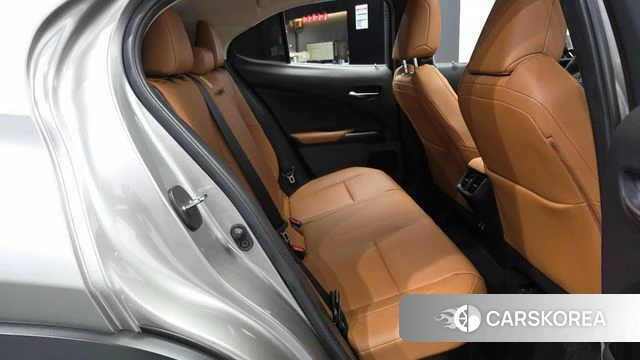 Lexus UX250h 2019 Песочный из Кореи, фото 3