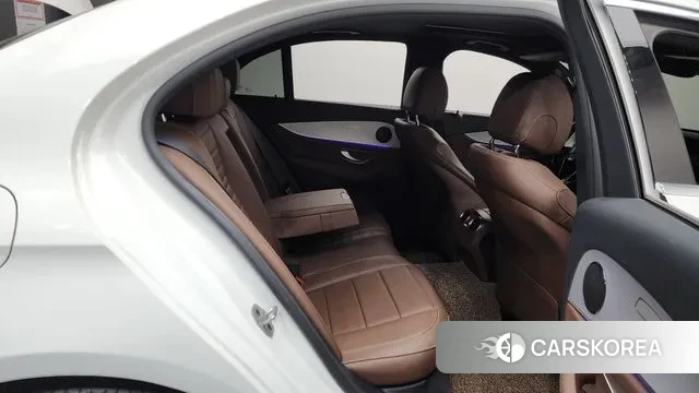 Mercedes-Benz E-Class W213 2020 Белый из Кореи, фото 3