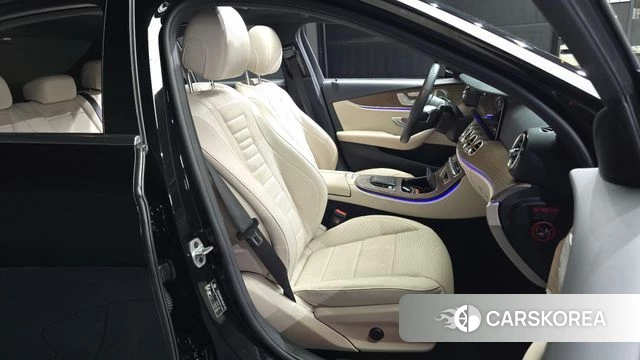 Mercedes-Benz E-Class W213 2023 Черный из Кореи, фото 3