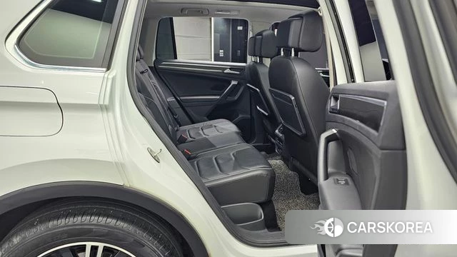 Volkswagen Tiguan second Generation 2020 Белый из Кореи, фото 3