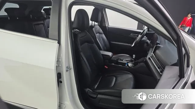 Kia Sportage 5th Generation 2023 Белый из Кореи, фото 3