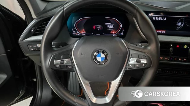 BMW 1 Series (F40) 2021 Черный из Кореи, фото 3