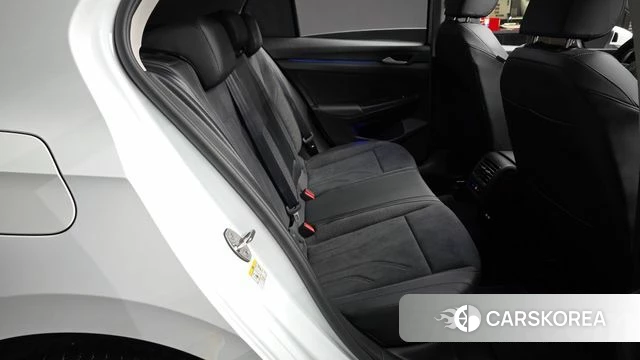 Volkswagen Golf 8th Generation 2026 Белый из Кореи, фото 3
