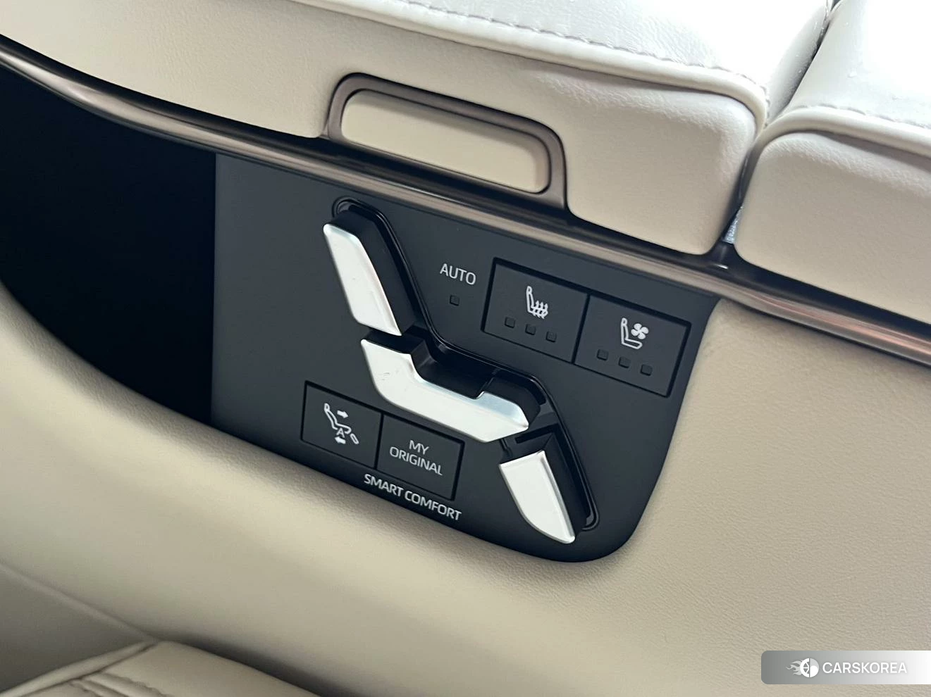 Toyota Elfa 2024 Белый из Китая, фото 3