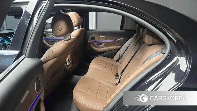 Mercedes-Benz E-Class W213 2022 Черный из Кореи, фото 3