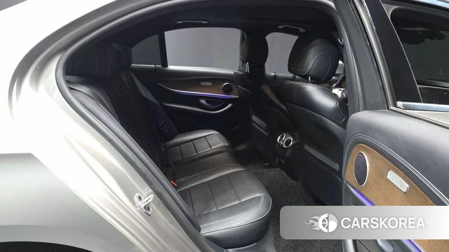 Mercedes-Benz E-Class W213 2022 Песочный из Кореи, фото 3