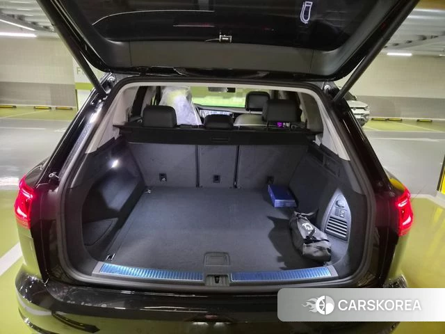 Volkswagen Touareg 3rd generation 2026 Черный из Кореи, фото 3