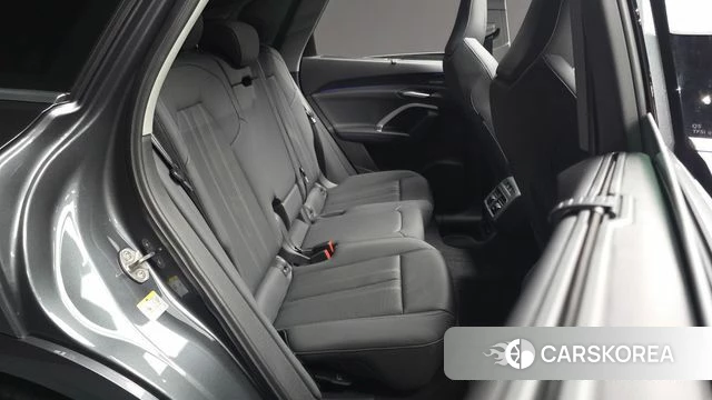 Audi Q5 (80A) 2025 Серый из Кореи, фото 3