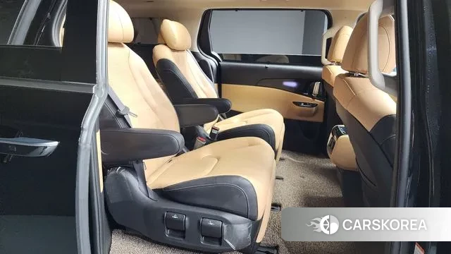 Kia Carnival 4th generation 2023 Черный из Кореи, фото 3