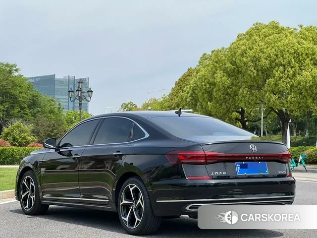 Volkswagen Passat 2023 Черный из Китая, фото 3