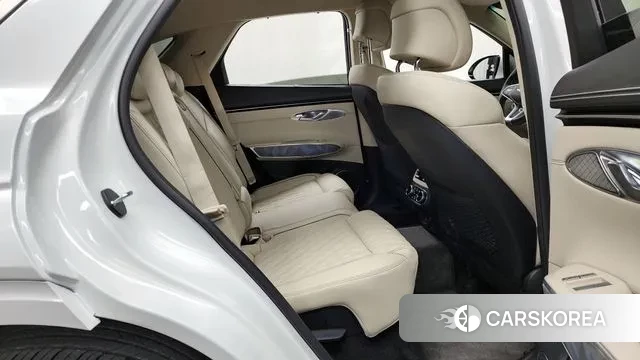 Genesis GV70 2023 Белый из Кореи, фото 3