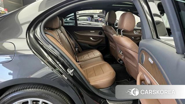 Mercedes-Benz E-Class W213 2021 Серый из Кореи, фото 3