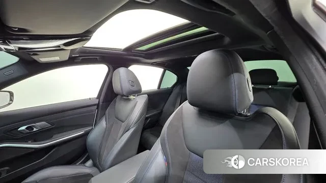 BMW 3 Series (G20) 2021 Белый из Кореи, фото 3