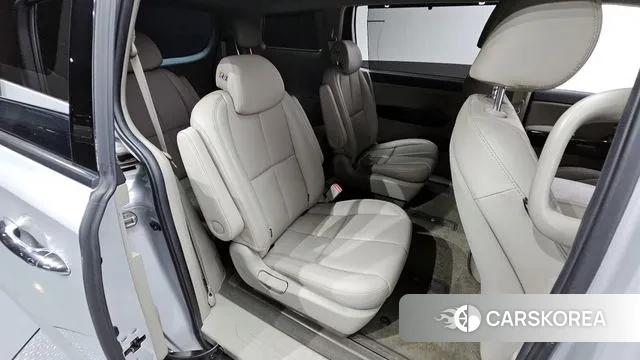 Kia The New Carnival 2019 Серебряный из Кореи, фото 3