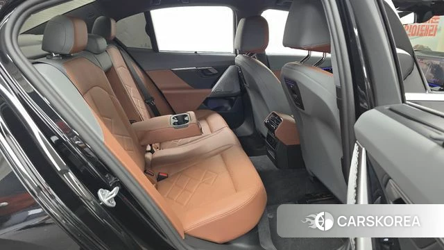BMW 5 Series (G60) 2025 Черный из Кореи, фото 3