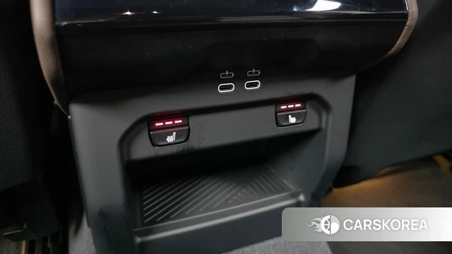 BMW 5 Series (G60) 2025 Цвет галактики из Кореи, фото 3