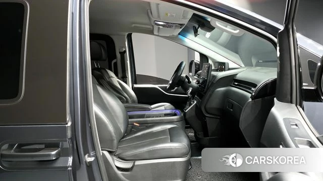 Hyundai Staria 2022 Серый из Кореи, фото 3