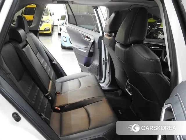 Toyota RAV4 5th Generation 2023 Белый из Кореи, фото 3