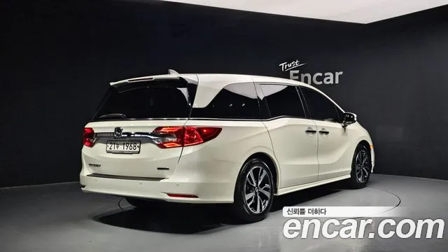 Honda Odyssey 2018 Белый из Кореи, фото 3