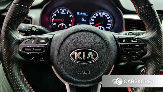 Kia Stonic 2018 Красный из Кореи, фото 3