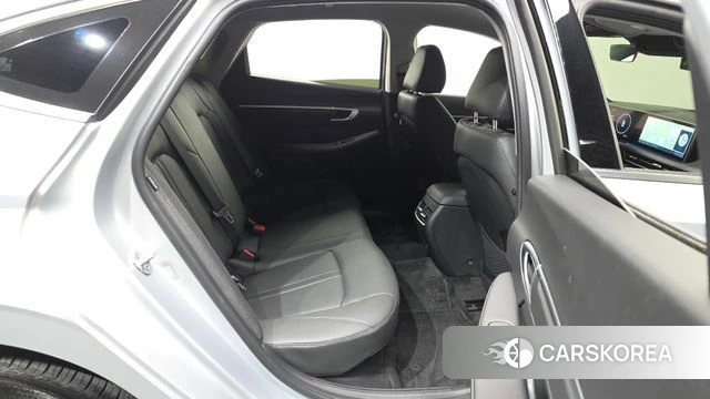 Hyundai Sonata D Edge Hybrid (DN8) 2024 Серебристо-серый из Кореи, фото 3