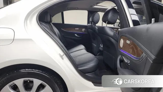 Mercedes-Benz E-Class W213 2018 Белый из Кореи, фото 3