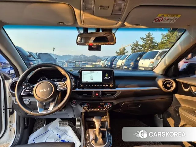 Kia The New K3 2nd generation 2022 Белый из Кореи, фото 3