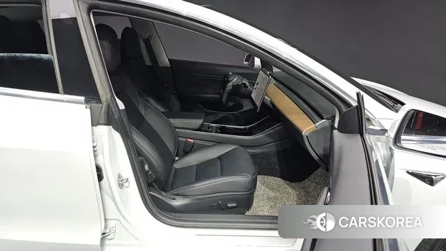 Tesla Model 3 2020 Белый из Кореи, фото 3