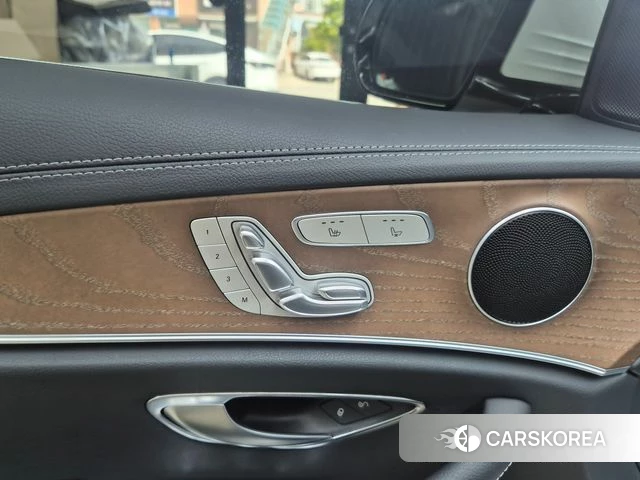 Mercedes-Benz E-Class W213 2021 Белый из Кореи, фото 3