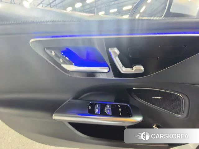 Mercedes-Benz Class C 2023 Белый из Китая, фото 3