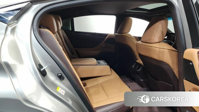 Lexus ES300h 7th generation 2019 Серый из Кореи, фото 3