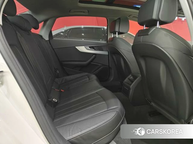 Audi A4L 2022 Белый из Китая, фото 3