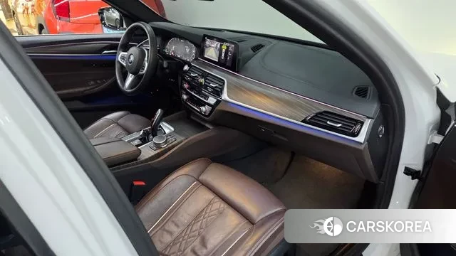 BMW 5 Series (G30) 2020 Белый из Кореи, фото 3