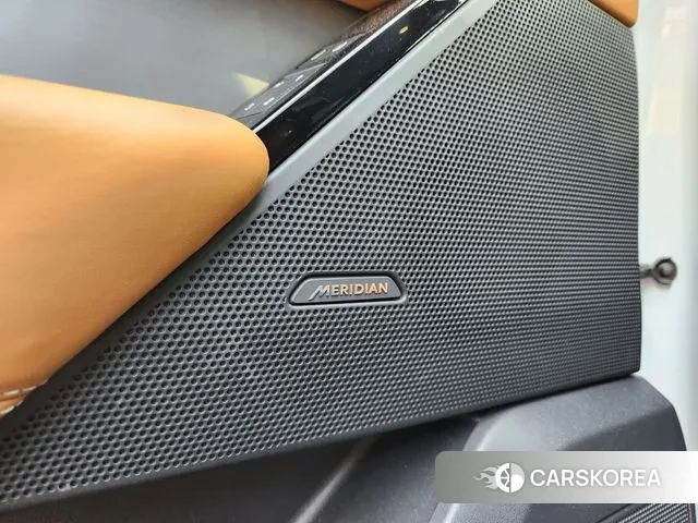 Land Rover Range Rover Velar 2023 Белый из Кореи, фото 3