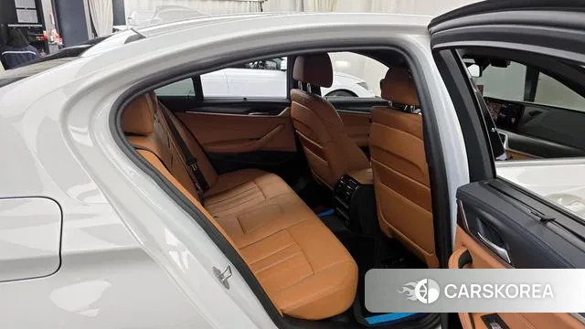 BMW 5 Series (G30) 2022 Белый из Кореи, фото 3