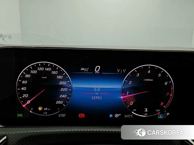 Mercedes-Benz Class A 2024 Белый из Китая, фото 3