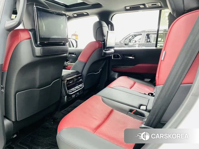 Toyota Land Cruiser (imported) 2025 Белый из Китая, фото 3