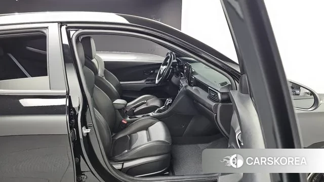 Hyundai Veloster (JS) 2021 Черный из Кореи, фото 3