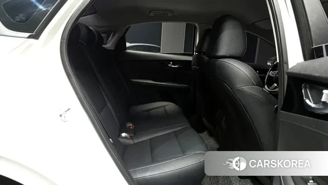 Kia The New K3 2nd generation 2023 Белый из Кореи, фото 3