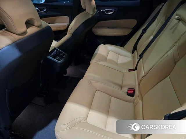 Volvo XC60 second Generation 2025 Белый из Кореи, фото 3