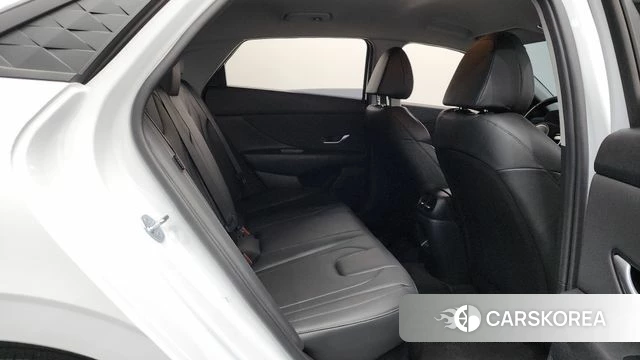 Hyundai The New Avante Hybrid (CN7) 2025 Белый из Кореи, фото 3