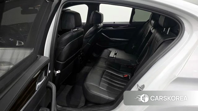 BMW 5 Series (G30) 2022 Белый из Кореи, фото 3