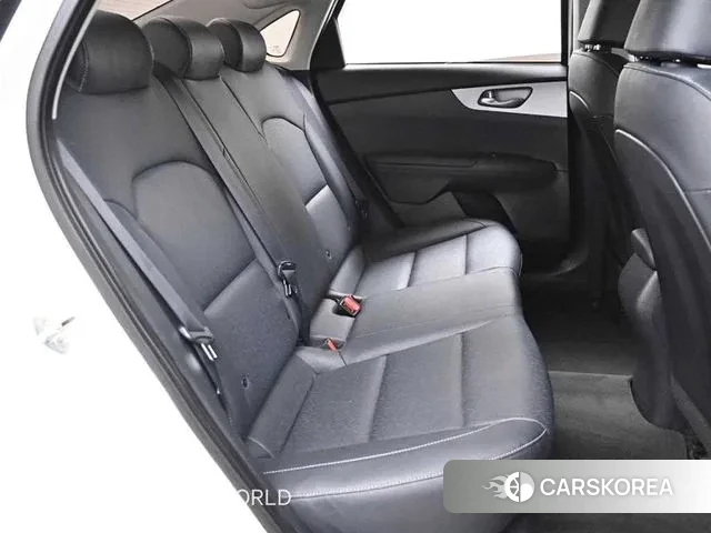 Kia The New K3 2nd generation 2022 Белый из Кореи, фото 3