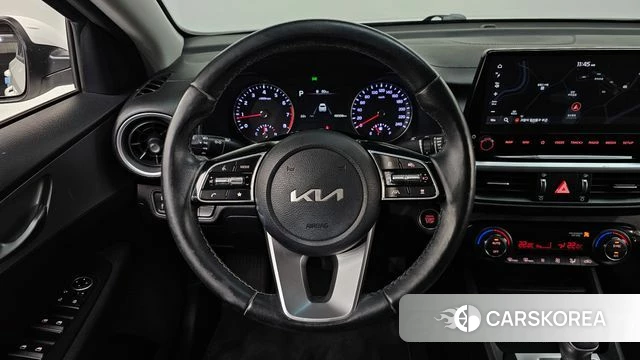 Kia The New K3 2nd generation 2021 Белый из Кореи, фото 3