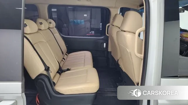 Hyundai Staria 2023 Белый из Кореи, фото 3